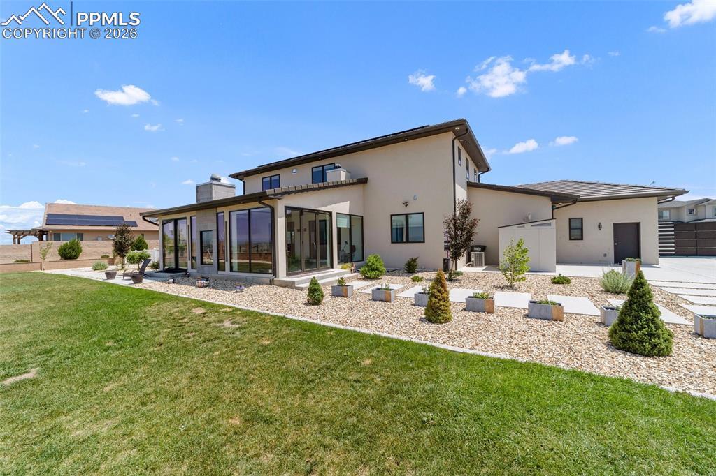 Image 39 of 50: Back of Structure