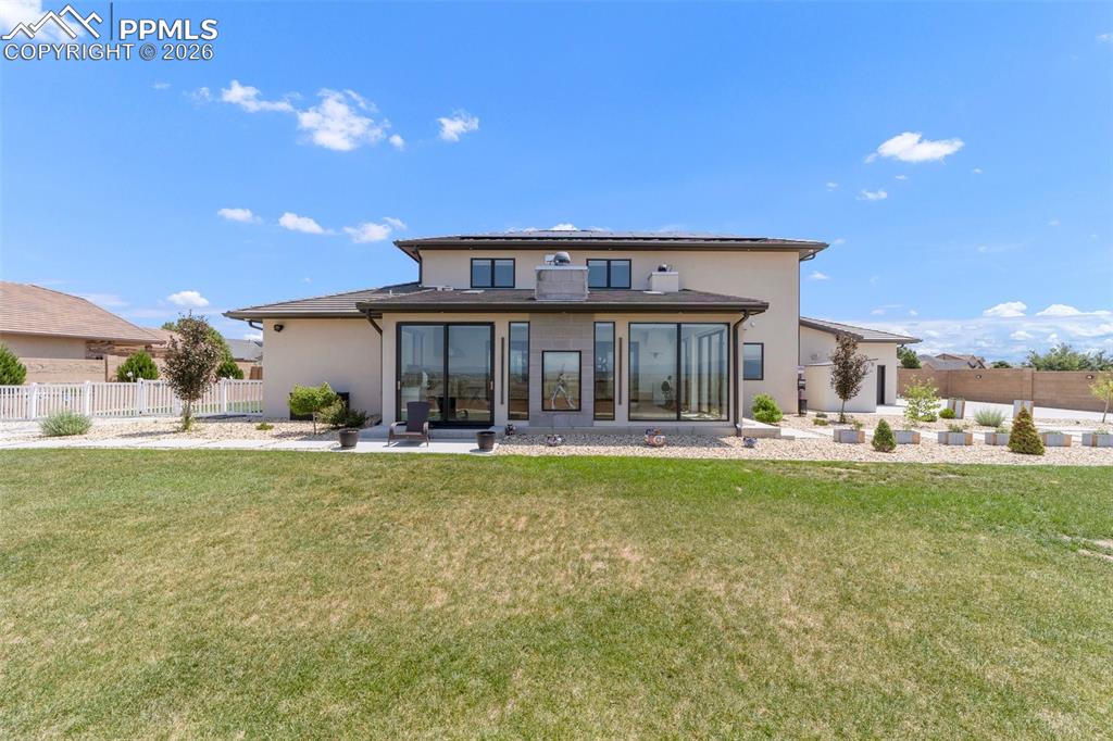 Image 40 of 50: Back of Structure