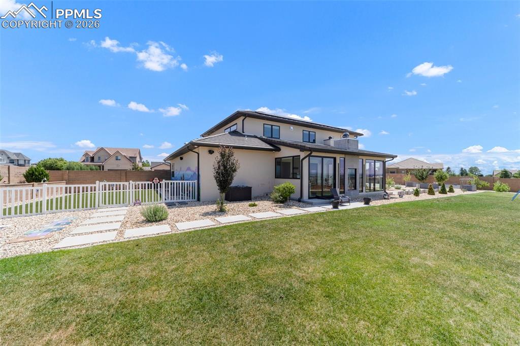 Image 41 of 50: Back of Structure