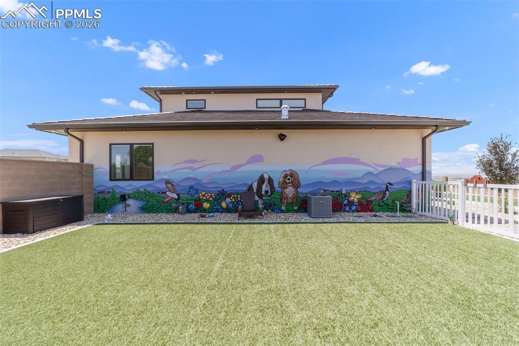 Image 43 of 50: Back of Structure