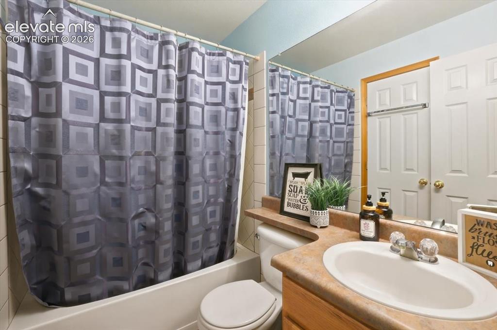 Image 21 of 50: Another view of the hall bathroom