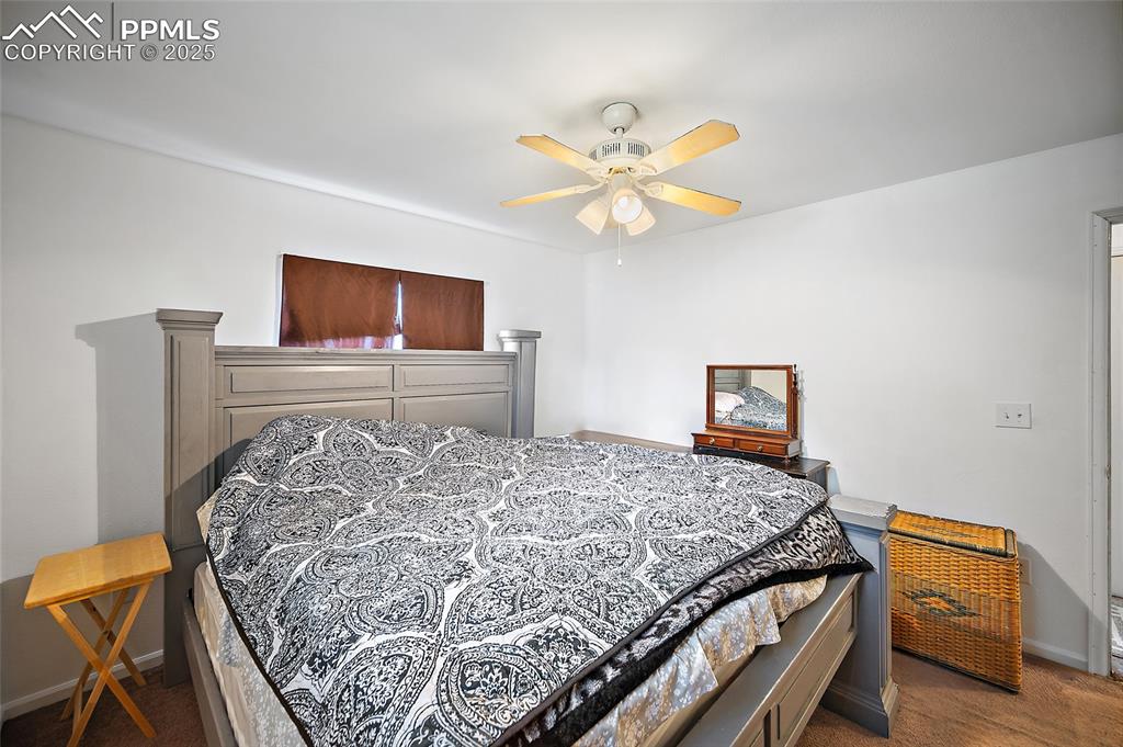 Image 10 of 24: Bedroom