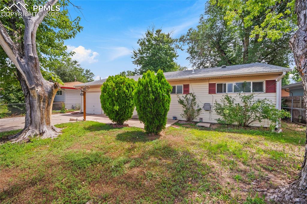 Image 22 of 24: Front of Structure