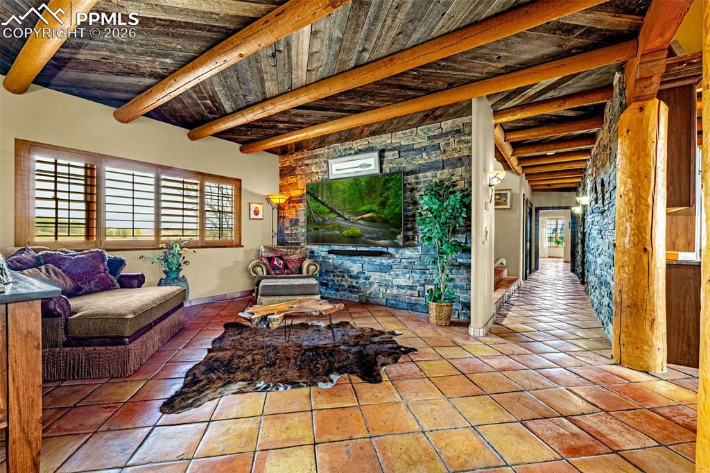 Image 15 of 50: Living Room