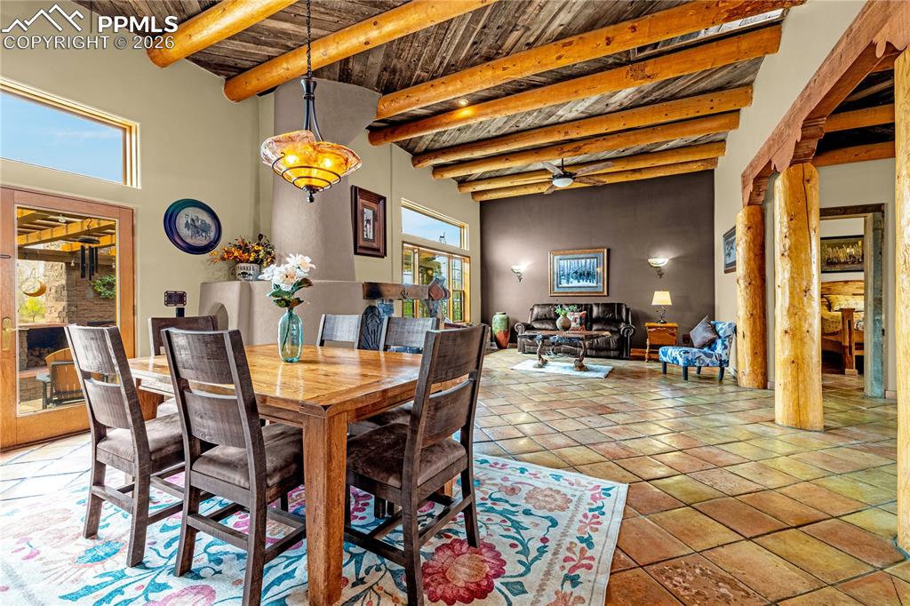 Image 17 of 50: Living Room