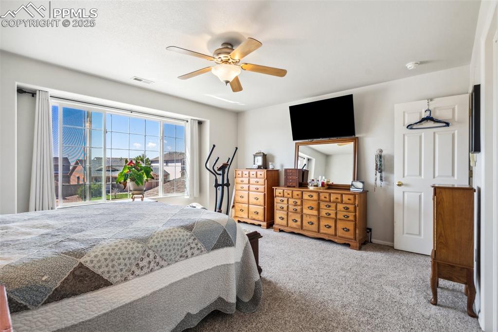 Image 18 of 31: On upper level