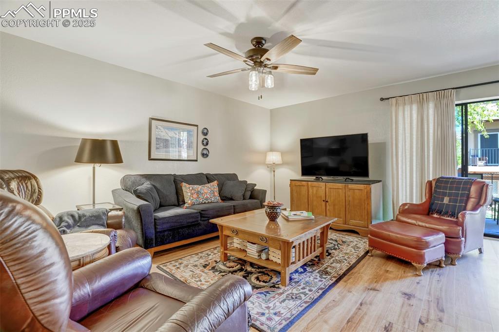 Image 9 of 25: Living Room