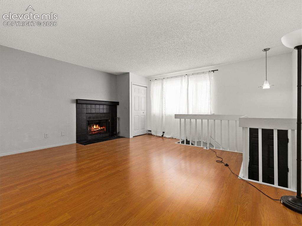 Image 2 of 15: Living Room