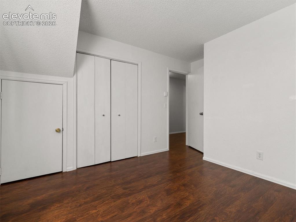 Image 6 of 15: Bedroom