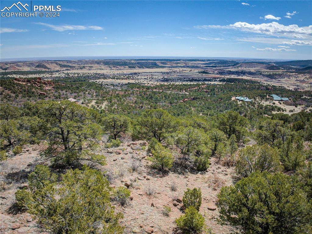 Image 18 of 21: Peaceful locale