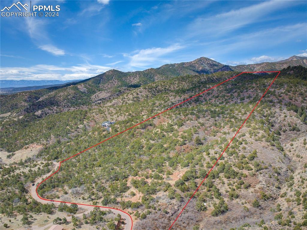 Image 3 of 21: Property Lines are approximate and not a survey