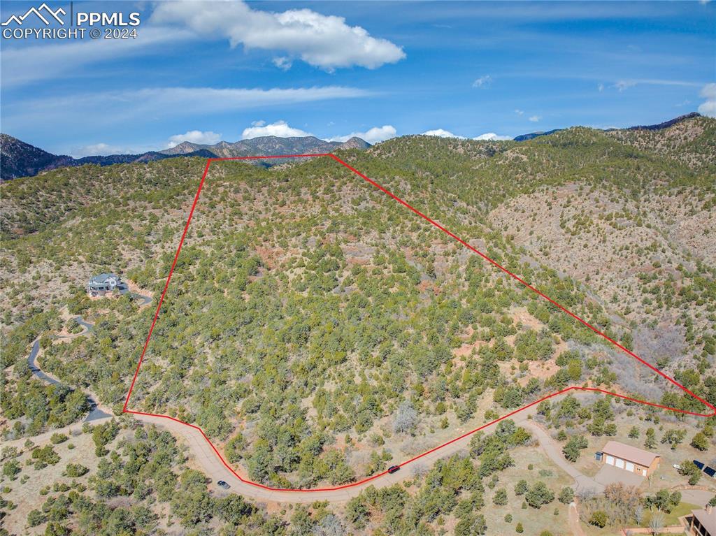 Image 5 of 21: Property Lines are approximate and not a survey