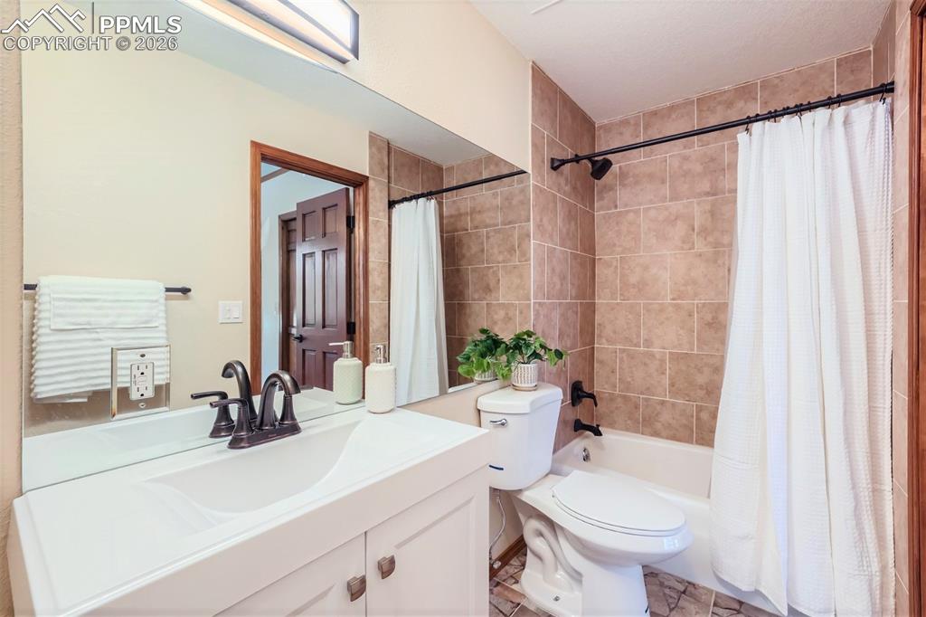 Image 13 of 29: Bathroom