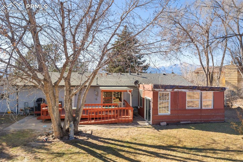 Image 12 of 32: Back of Structure