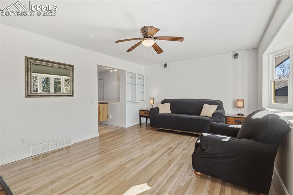 Image 5 of 32: Living Room