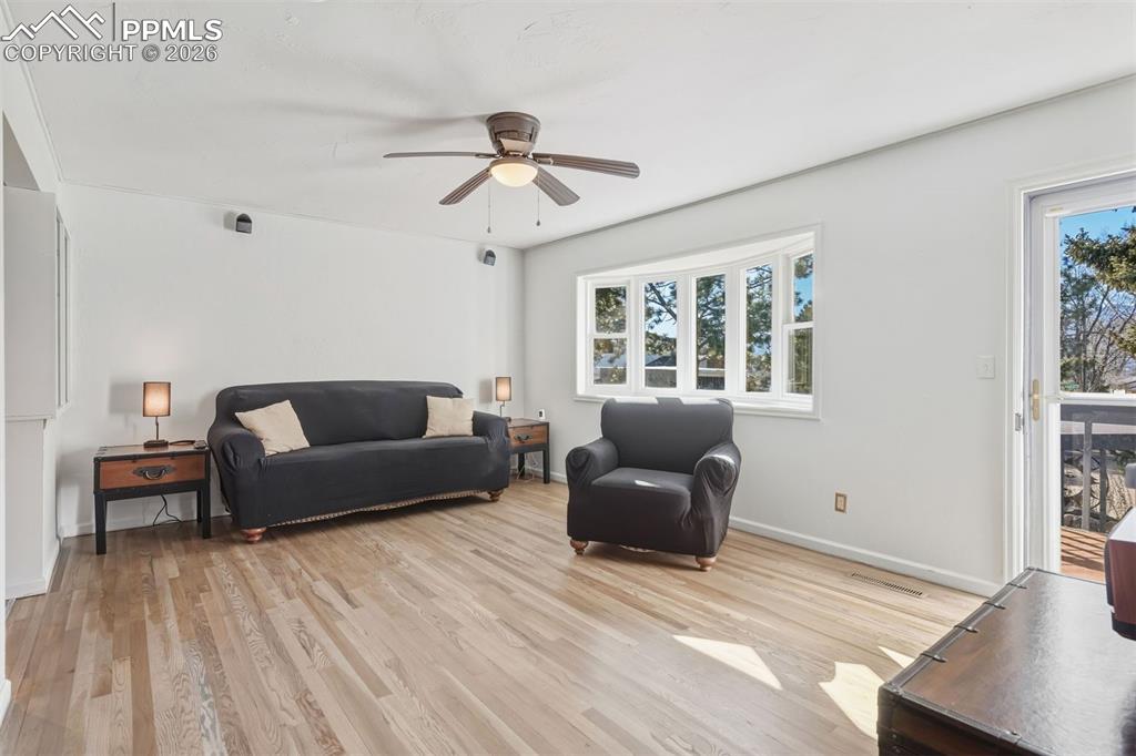 Image 8 of 32: Living Room