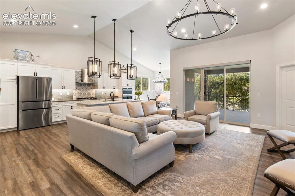 Image 9 of 50: Living Room