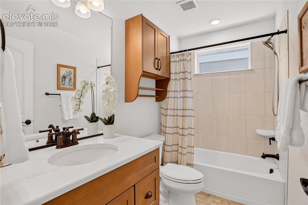 Image 19 of 34: Main level Full bath