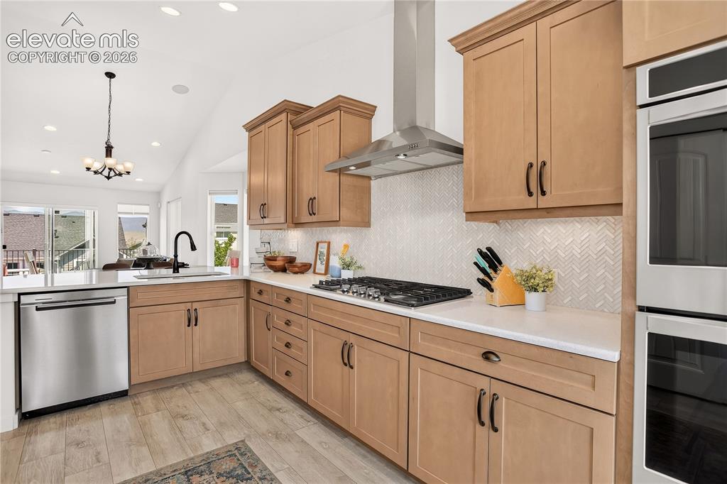 Image 9 of 34: Kitchen