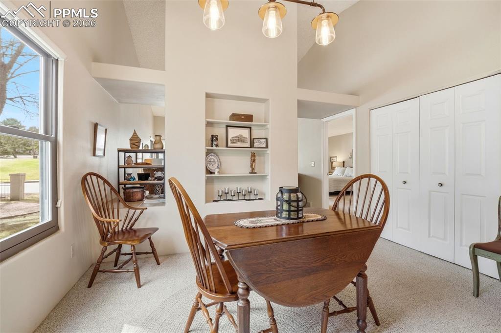 Image 11 of 41: Dining Area