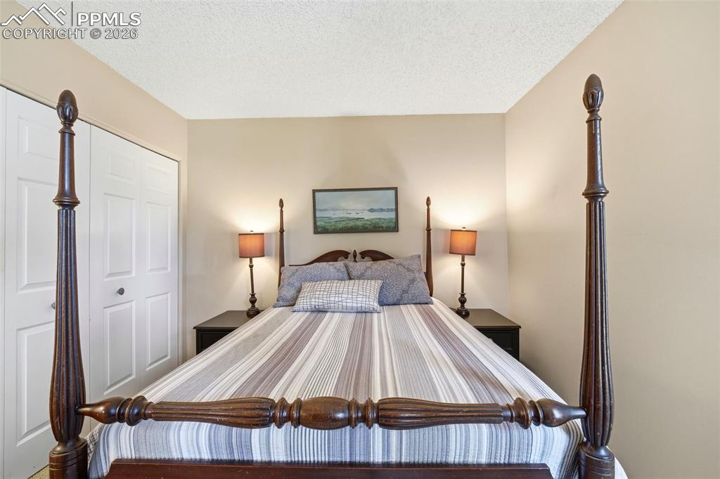 Image 23 of 41: Bedroom