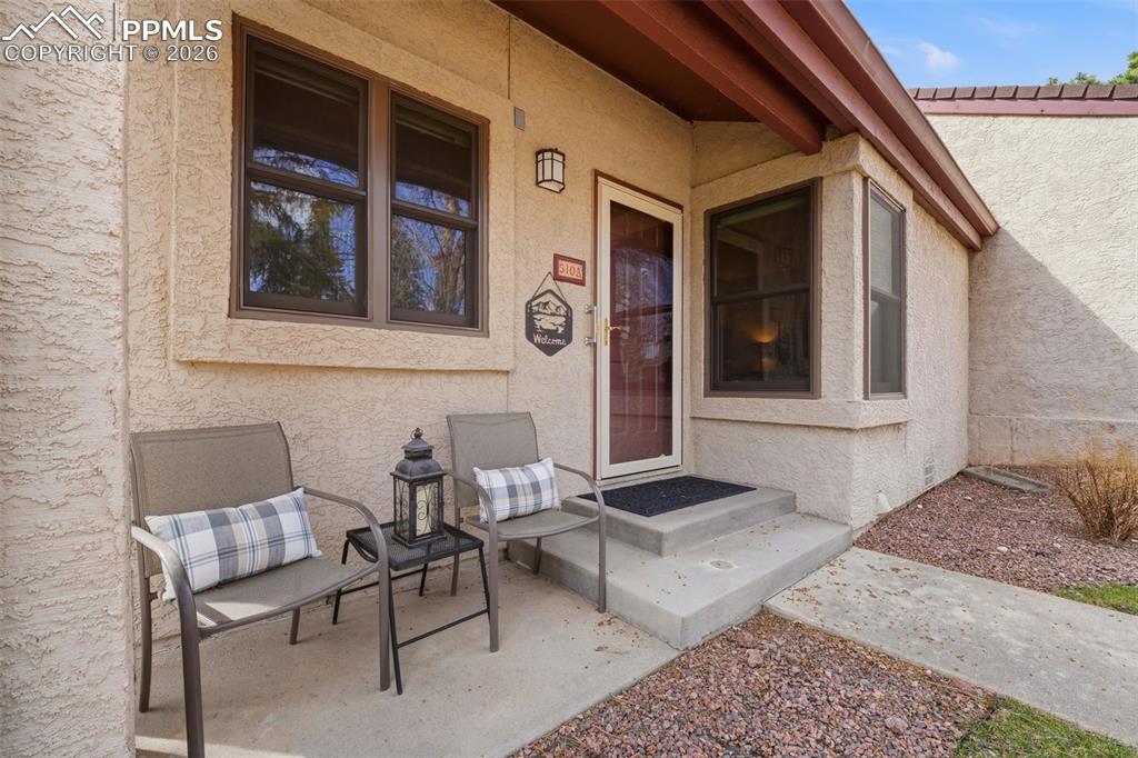 Image 3 of 41: Entry