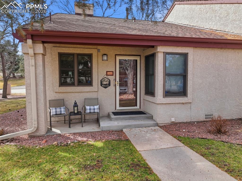 Image 31 of 41: Entry