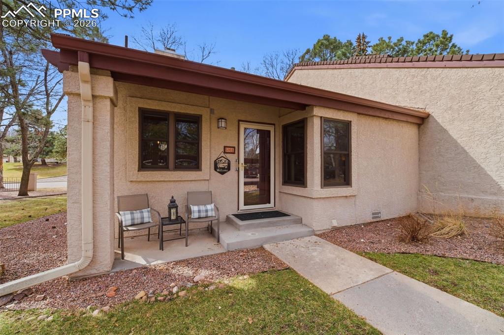 Image 33 of 41: Entry