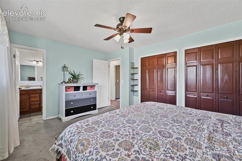 Image 19 of 35: Bedroom