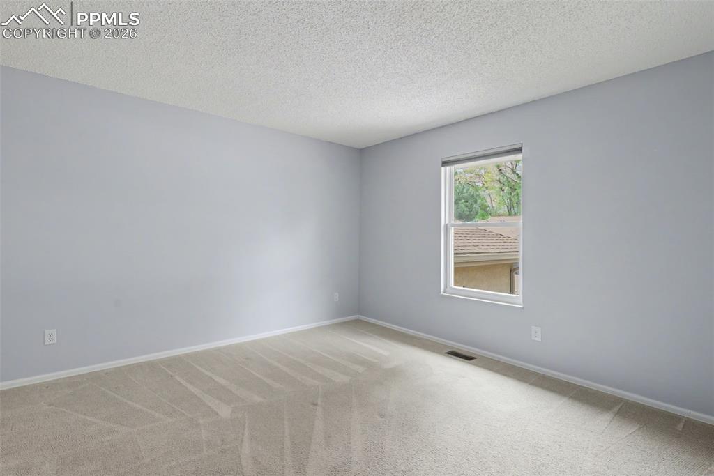 Image 23 of 28: Bedroom