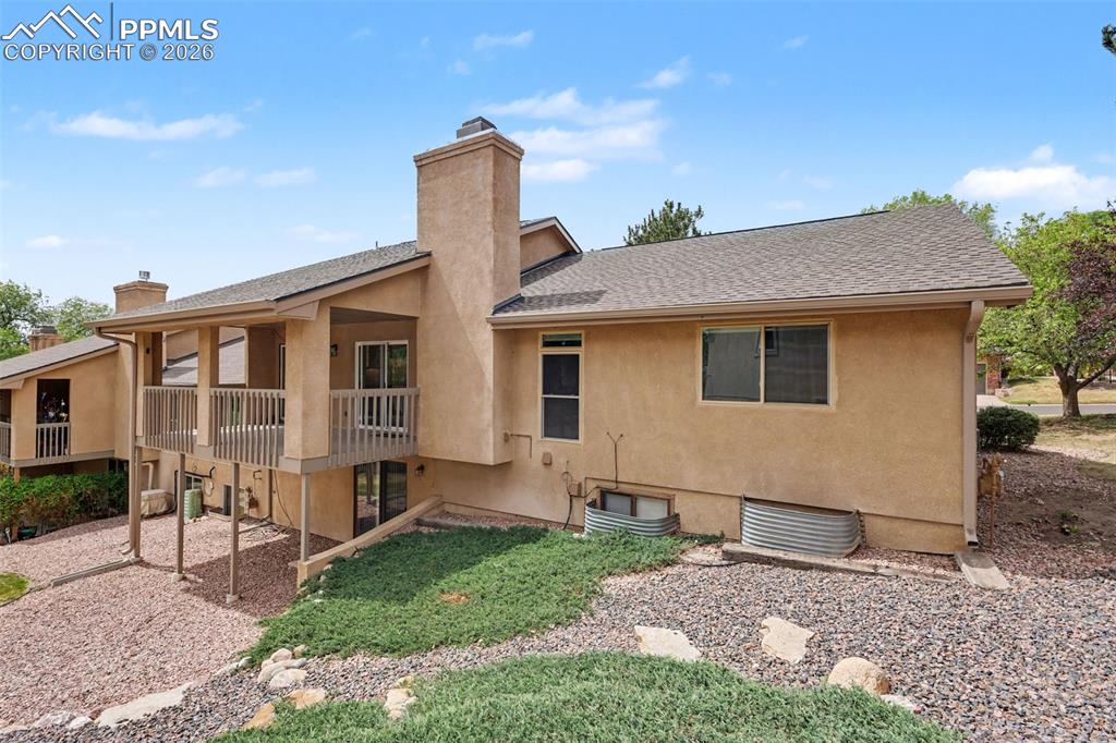 Image 27 of 28: Back of Structure