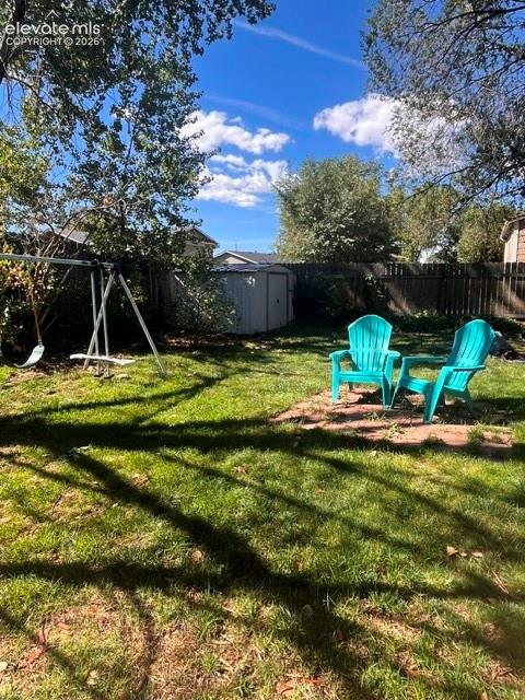 Image 24 of 25: Yard