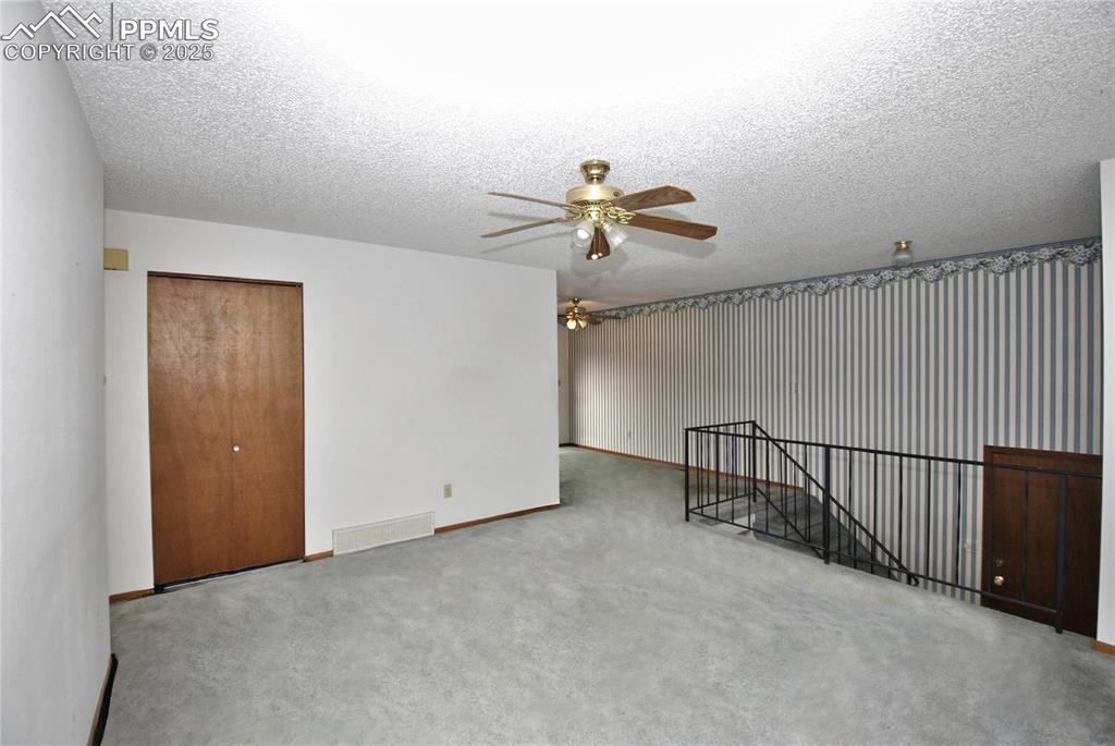 Image 2 of 16: Living Room