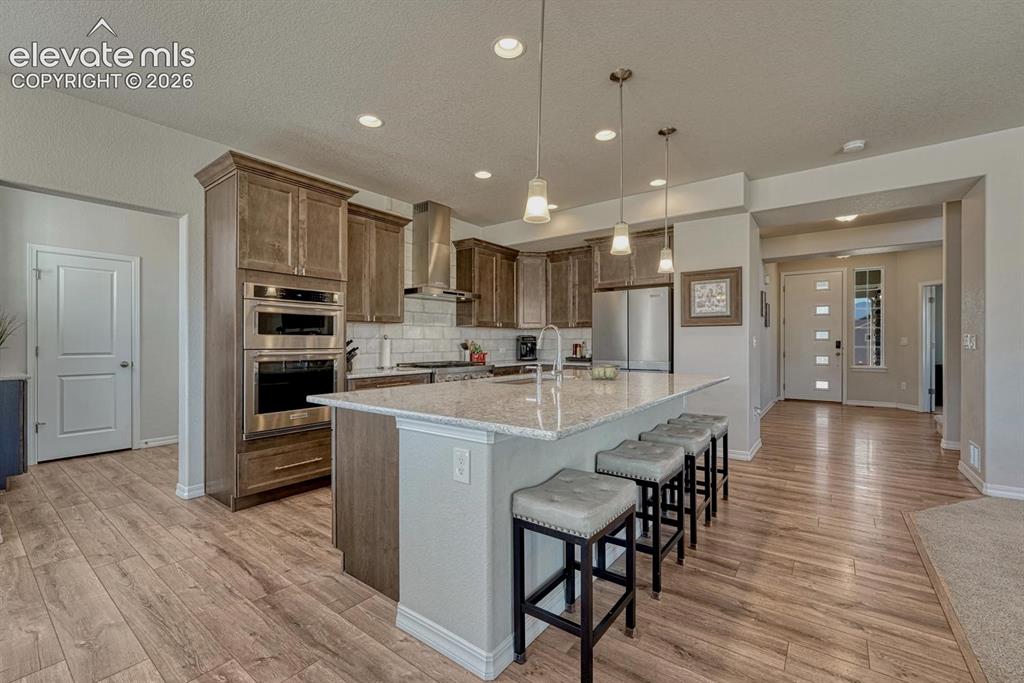 Image 14 of 49: Kitchen