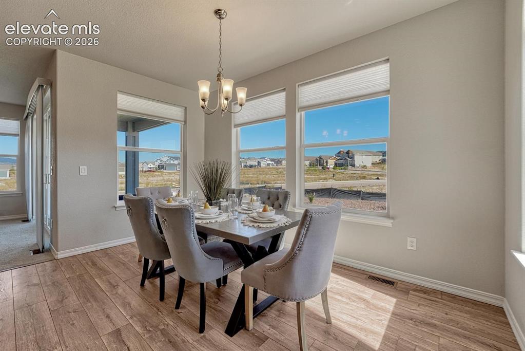 Image 20 of 49: Dining Area