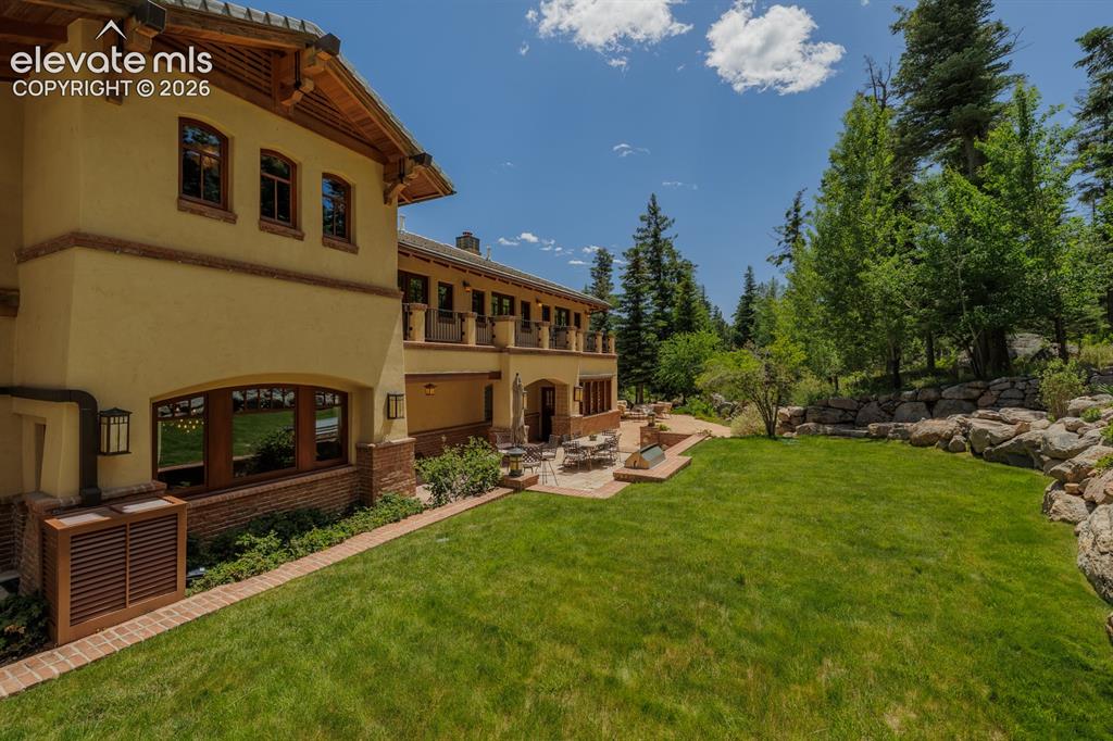 Image 20 of 49: Terrace connecting all three upper bedroom suites