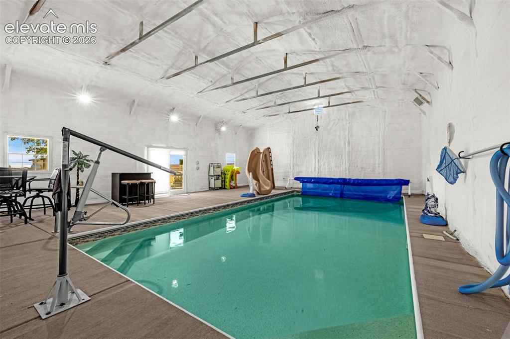 Image 38 of 48: Pool