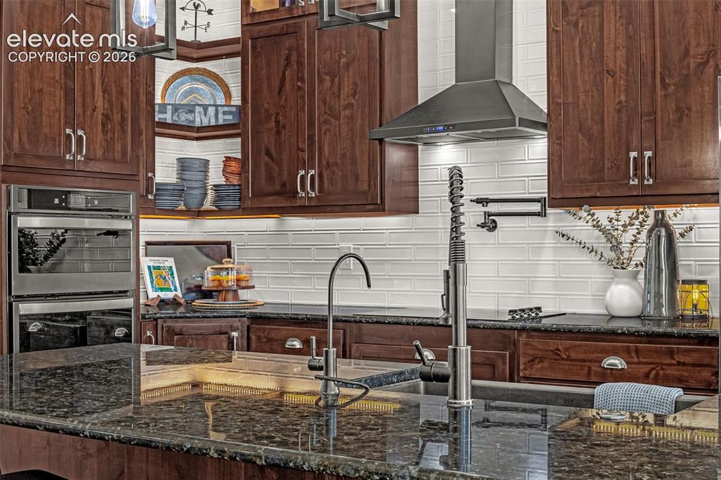 Image 9 of 48: Kitchen