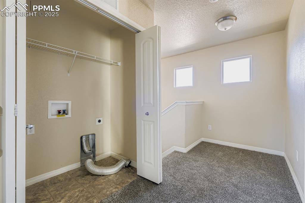 Image 13 of 14: Laundry