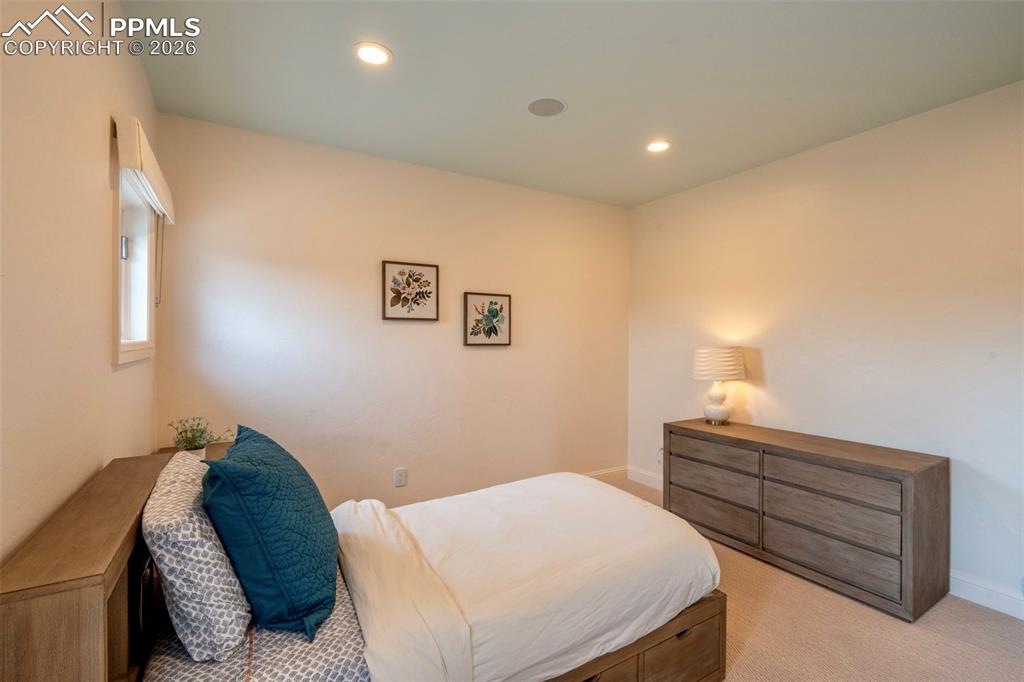 Image 40 of 50: Bedroom