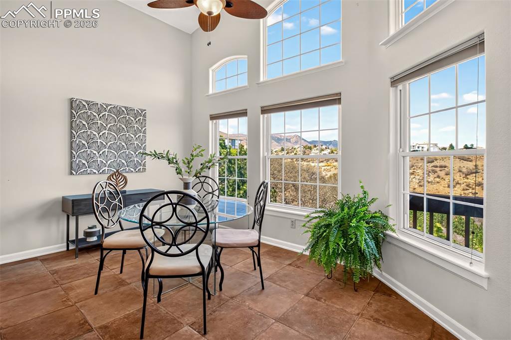 Image 11 of 42: Dining Area