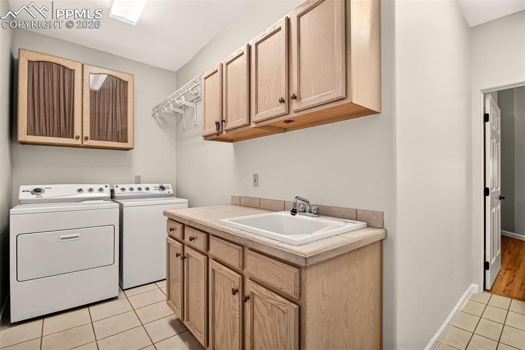 Image 23 of 42: Laundry