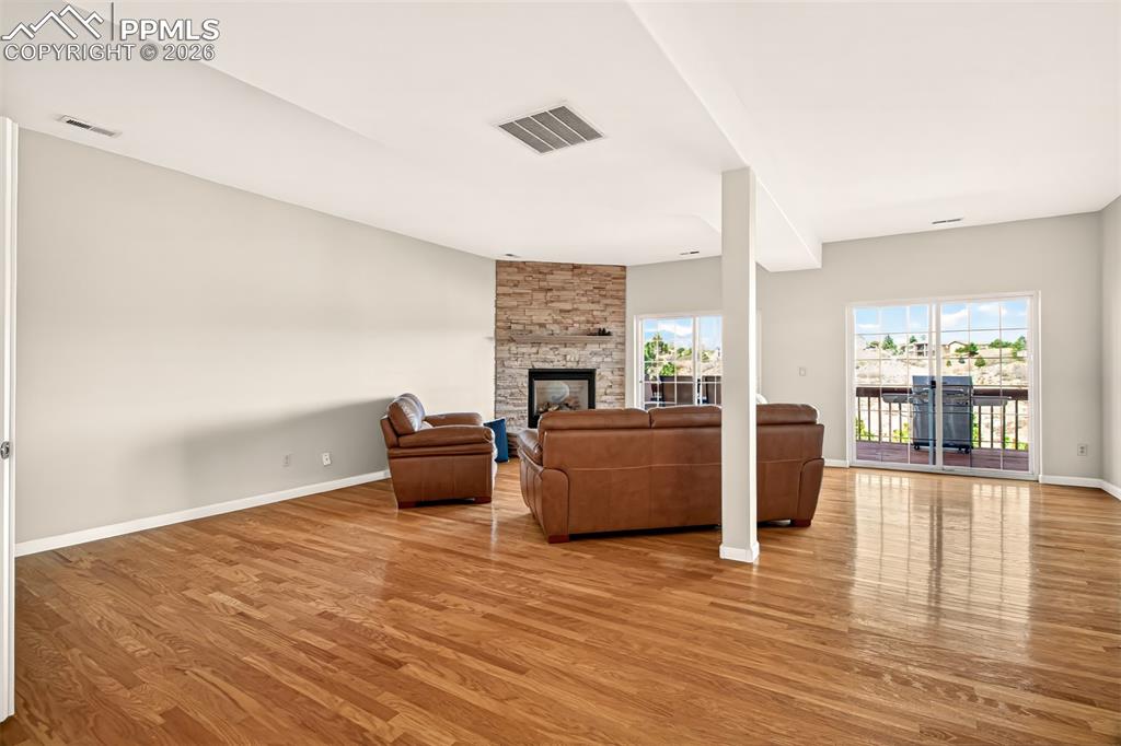 Image 24 of 42: Living Room