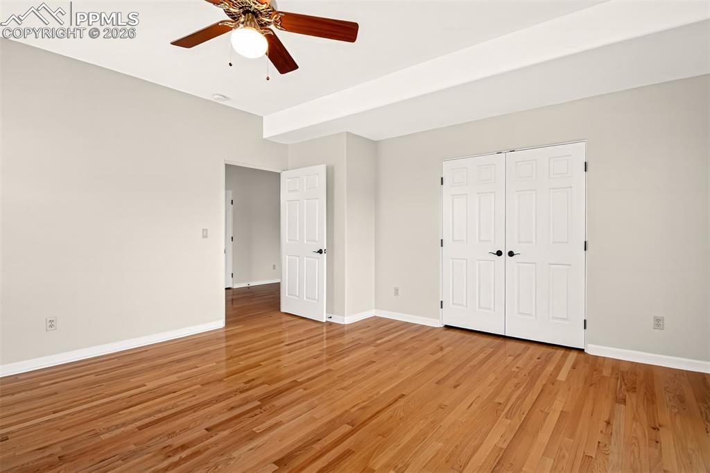 Image 28 of 42: Bedroom