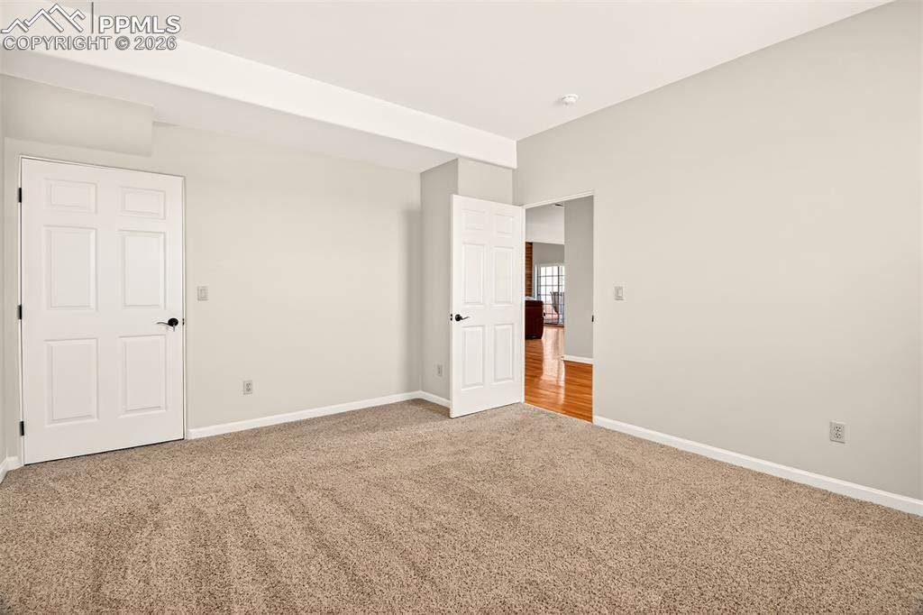 Image 31 of 42: Bedroom