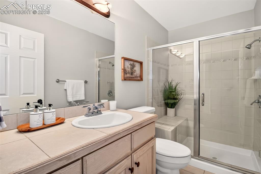 Image 5 of 42: Bathroom