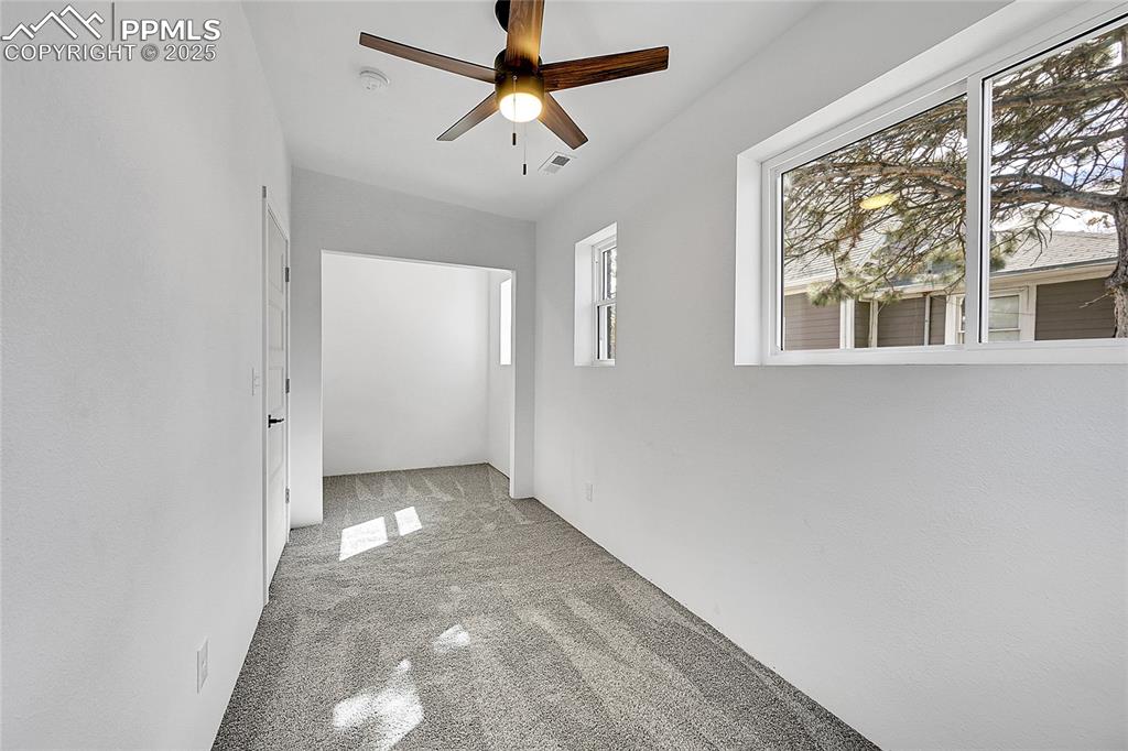 Image 13 of 27: Bedroom