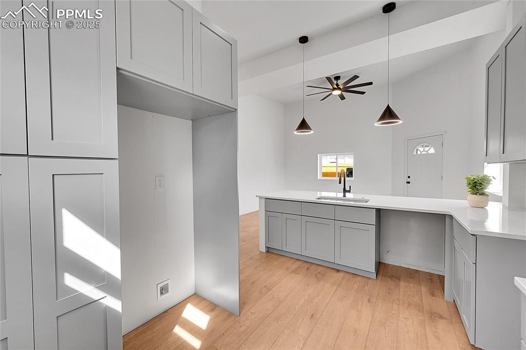 Image 8 of 27: New appliances have been installed