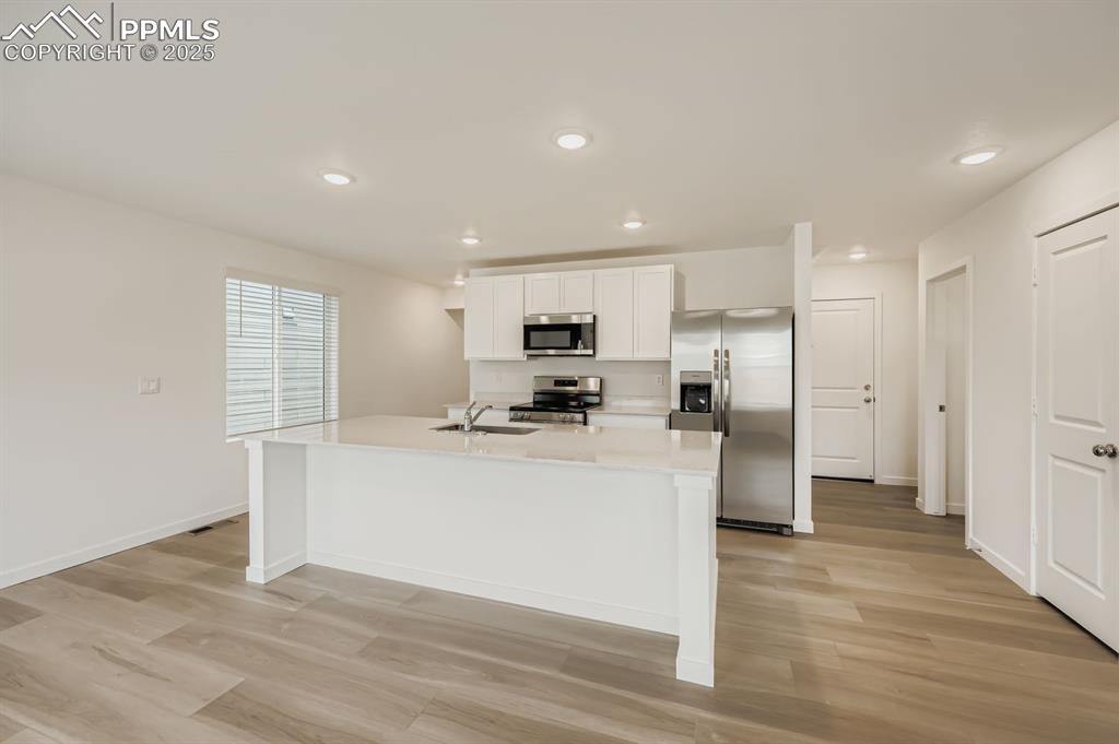 Image 4 of 13: Kitchen