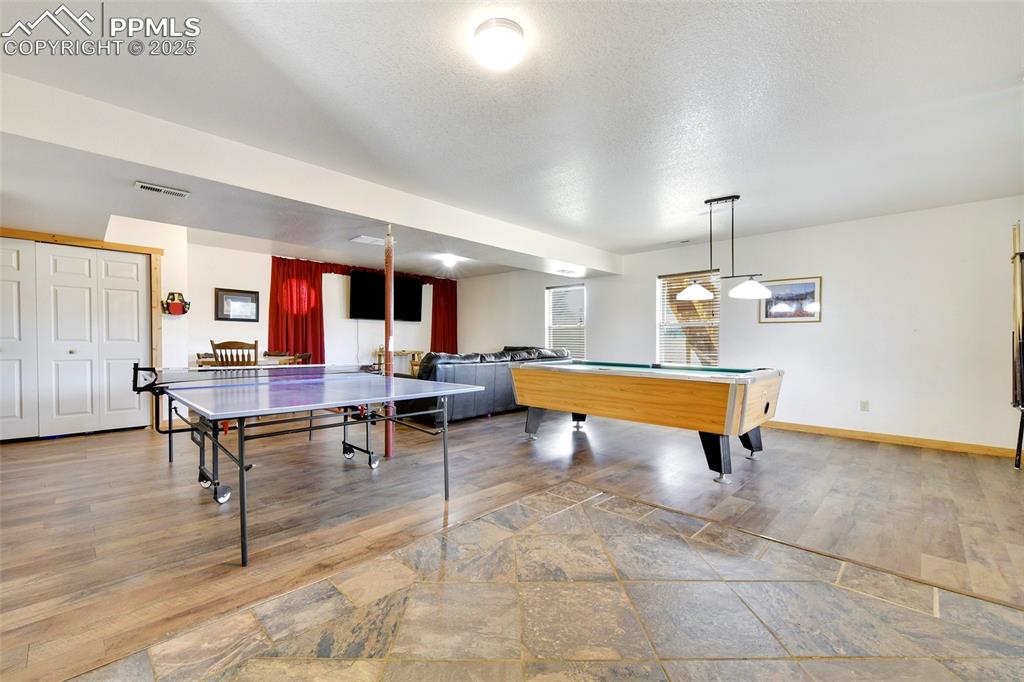 Image 36 of 48: Family/Recreation Room 